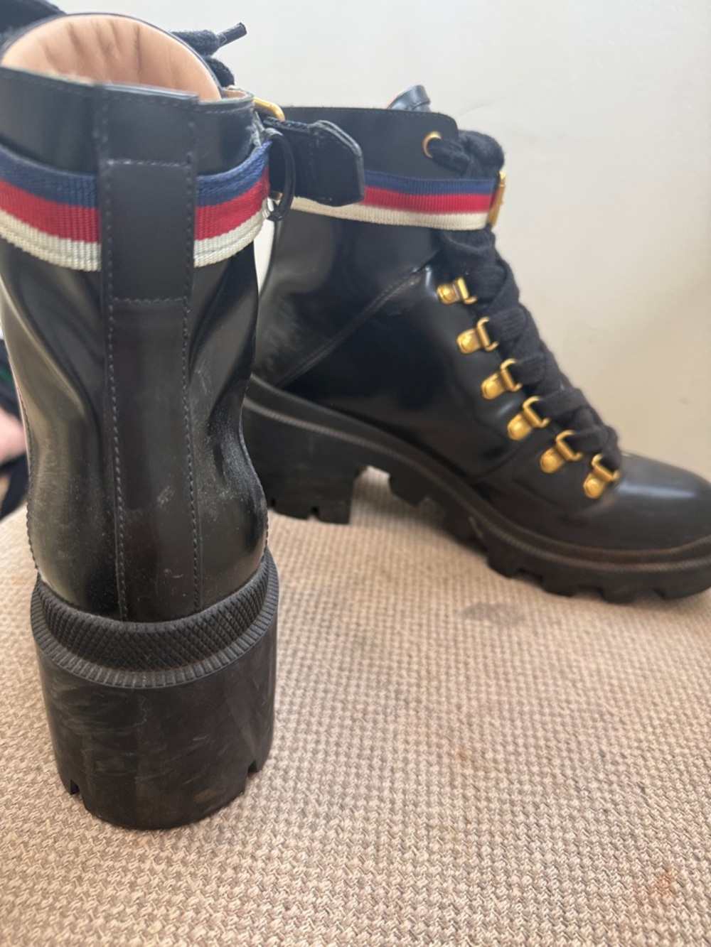Gucci Black Leather Lace-Up Lug Heel Ankle Boots with Red-White-Blue Strap - Picture 5 of 7